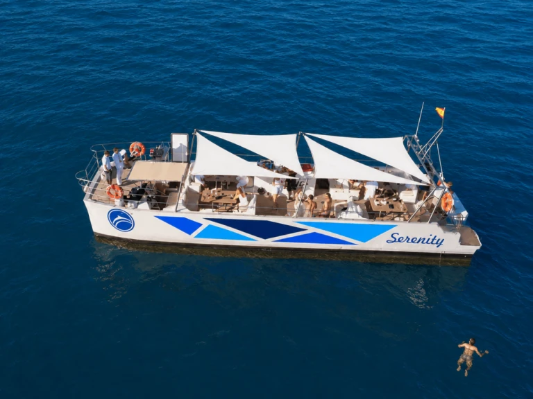 Catamarán para alquilar Puerto Marina Benalmadena al mejor precio