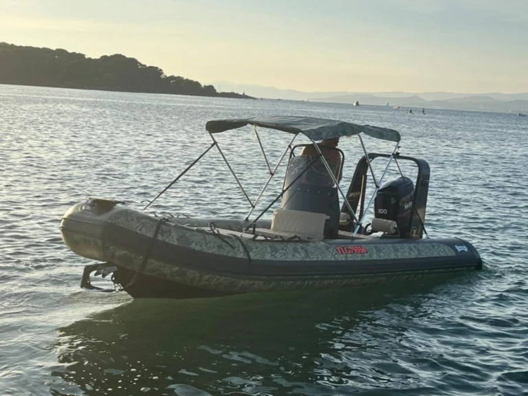 Océan Skull oceanskull AL550 de alquiler a Le Brusc
