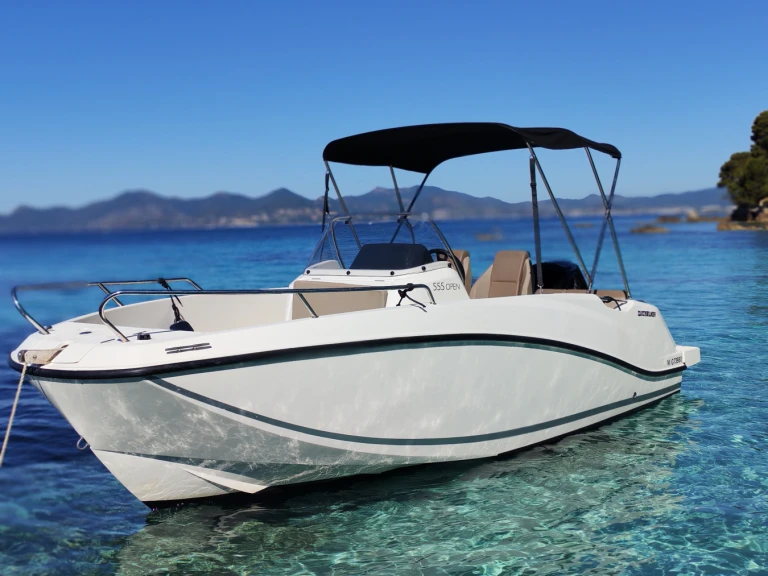 Alquiler de barcos Mandelieu-la-Napoule barato de Quicksilver 555 Open