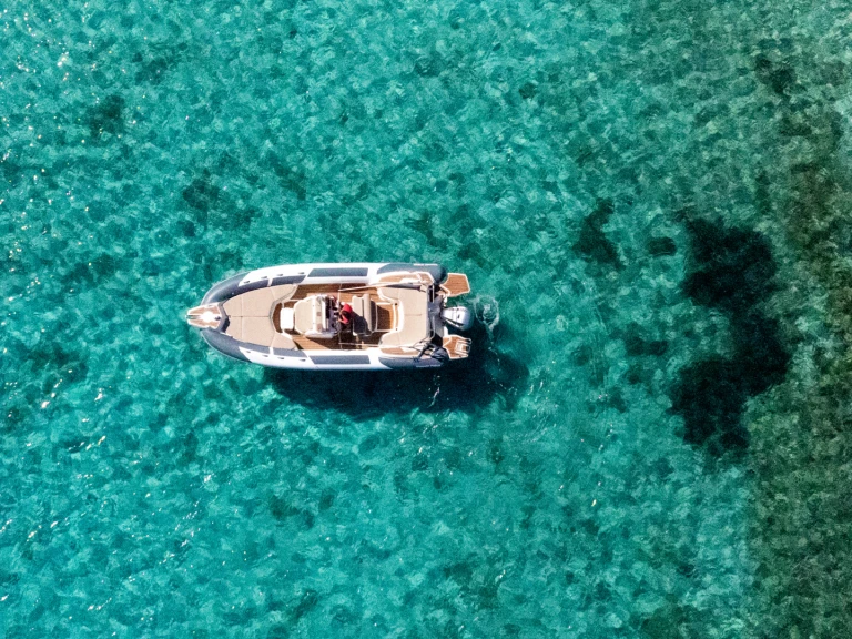 Alquiler Neumática en Hvar - Marlin Boat 790 Pro Dynamic