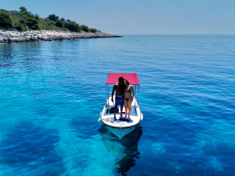 Alquiler de Lancha, con o sin patrón Jugoplastika Hvar