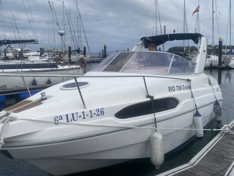 Alquiler de barcos A Pobra do Caramiñal barato de Rio 700 Cruiser