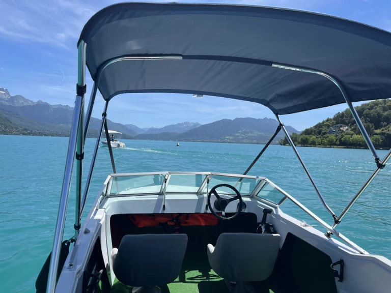Lancha para alquilar Annecy al mejor precio