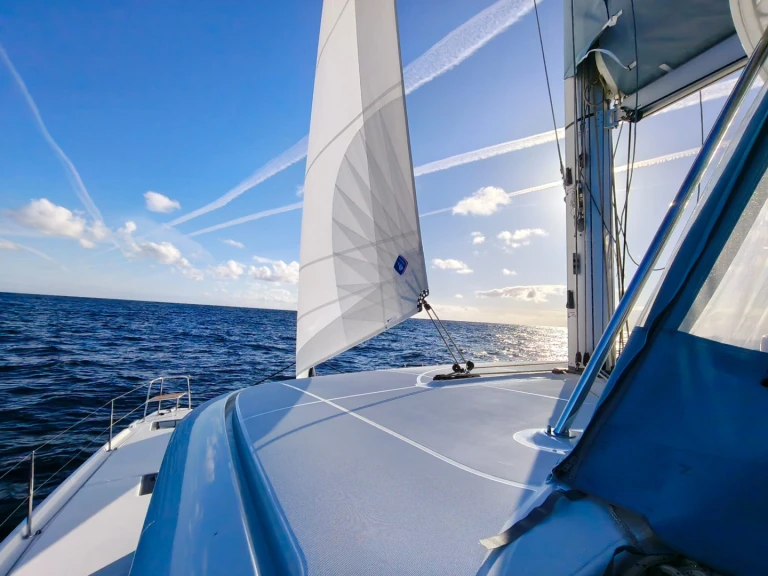 Catamarán para alquilar Nisida al mejor precio