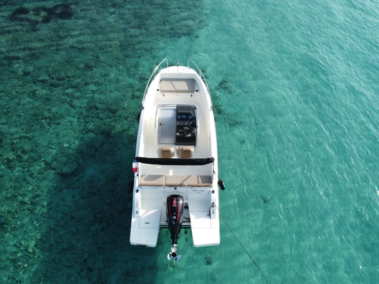 Alquiler de embarcaciones Quicksilver Activ 675 Open enMandelieu-la-Napoule en Samboat