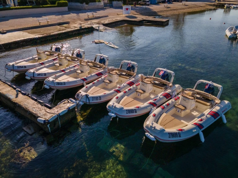 Alquiler de embarcaciones barracuda 530 Barracuda 530 enVir en Samboat