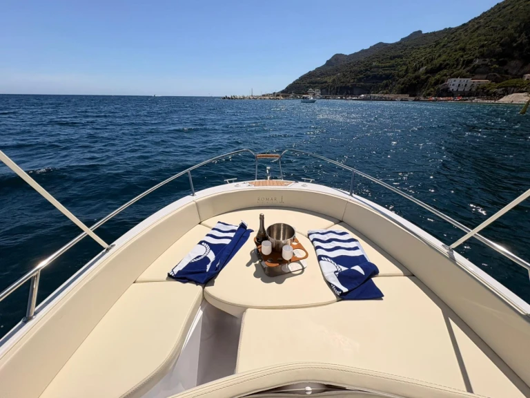 Alquiler de barcos Vietri sul Mare barato de Bermuda 690