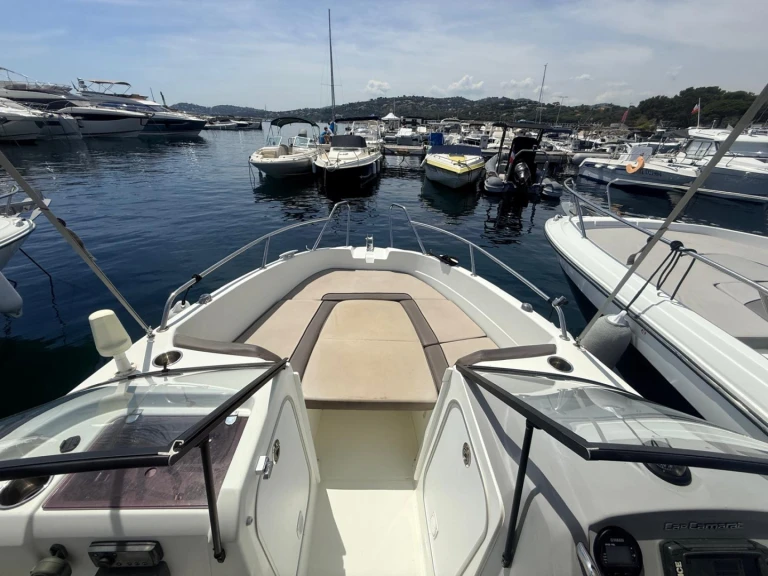 Alquiler de embarcaciones Jeanneau Cap Camarat 6.5 BR enLes Issambres en Samboat