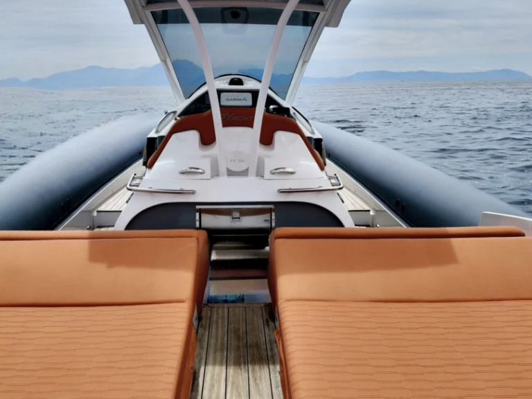 Alquiler de Neumática, con o sin patrón Panamera Yacht Nápoles
