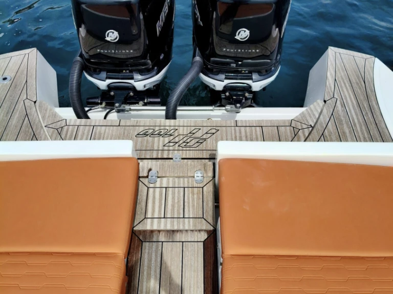 Panamera Yacht PY 100 T Top de alquiler a Nápoles