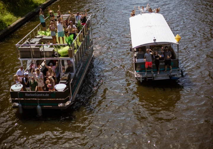 Alquiler de Playcraft Excursion en Berlin