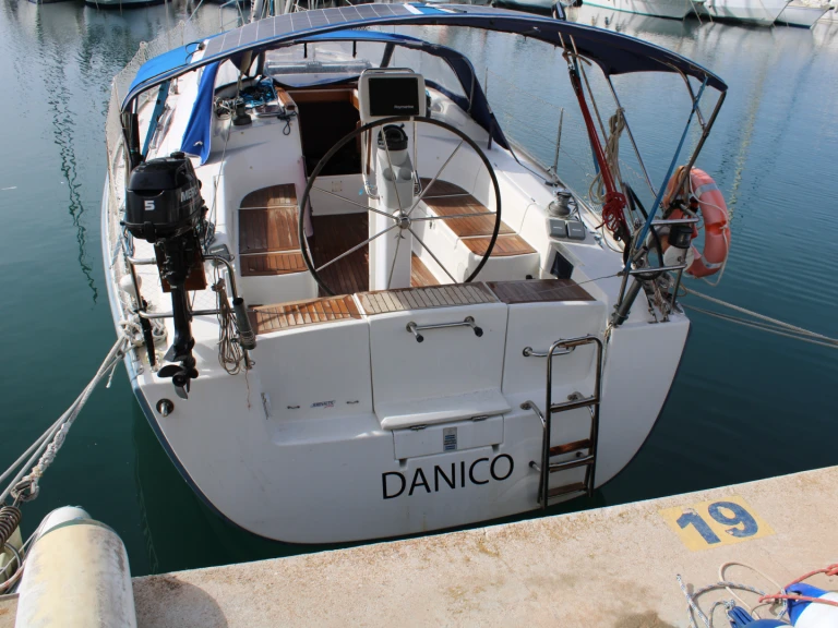 Alquiler de embarcaciones Hanse 370e  enIbiza (Ciudad) en Samboat
