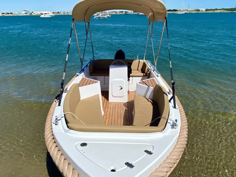Alquiler de embarcaciones Sylver Yacht SYLVER YACHT enPort-Camargue en Samboat