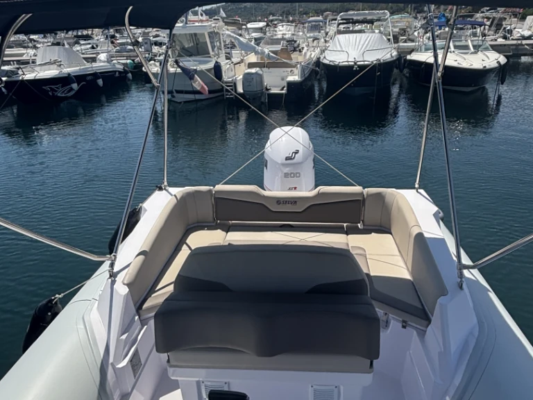 Alquiler de embarcaciones Selva Selva D700 enLes Issambres en Samboat