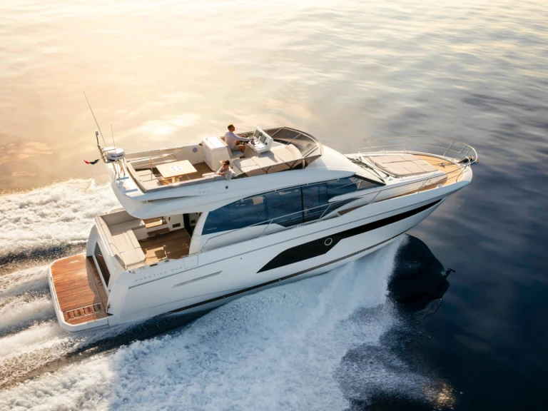 Jeanneau Prestige 52 anno 2023 de alquiler a Salerno