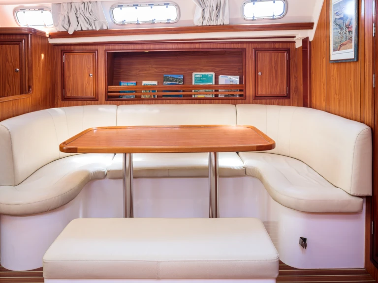 Alquiler de Ocean Yachts Ocean Star 51.2 en Limáni Lavríou