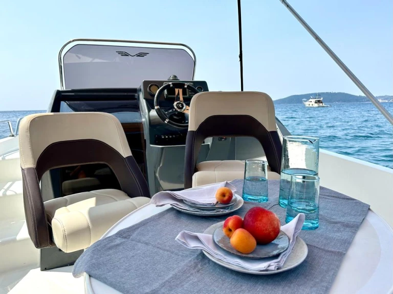 Alquiler de Bénéteau Flyer 6 SUNdeck en La Seyne-sur-Mer
