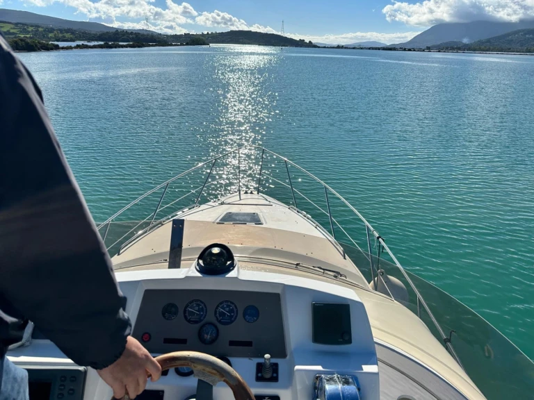 Alquiler de Yate de lujo, con o sin patrón Sealine Pefkochóri