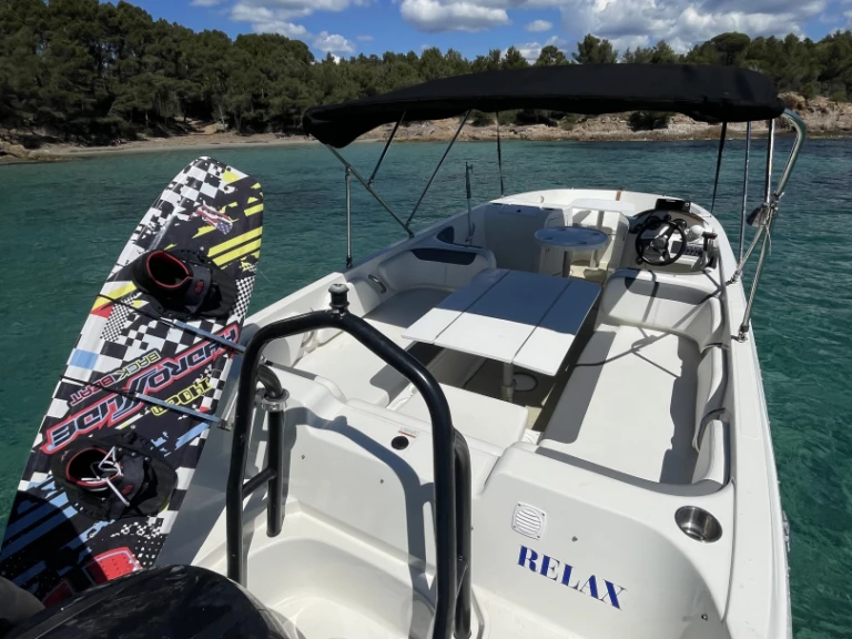 Bayliner Element E7 de alquiler a Hyères