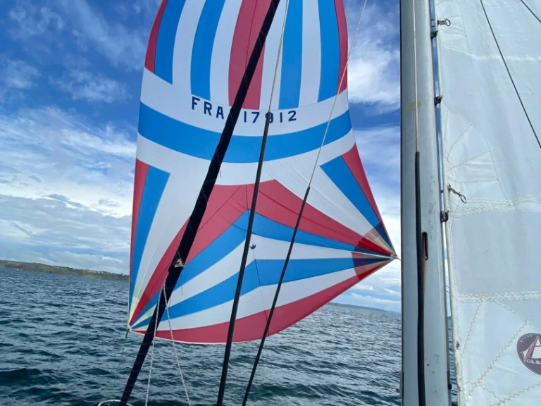 Alquiler de Jeanneau Fantasia 27 en Brest