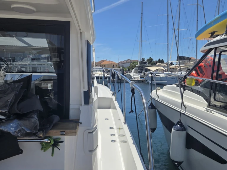Alquiler de Lancha, con o sin patrón Sealine Biograd na Moru