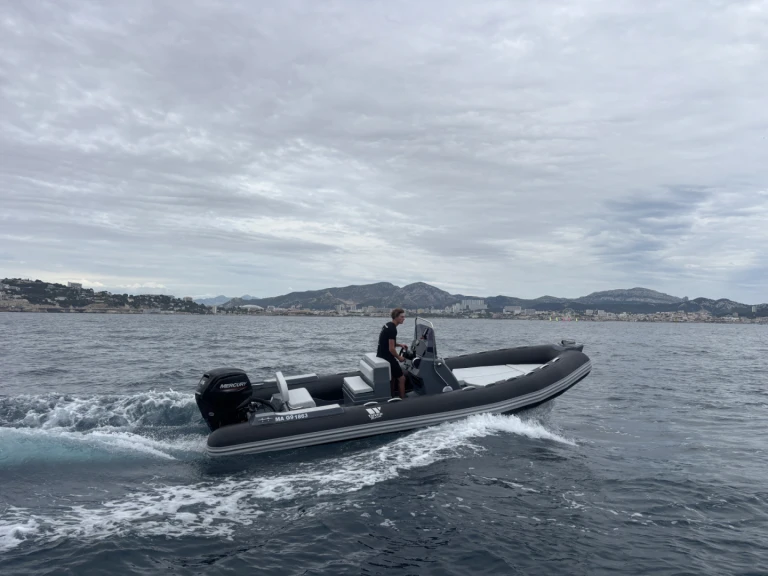 Alquiler de barcos Marsella barato de Tiger Marine 650