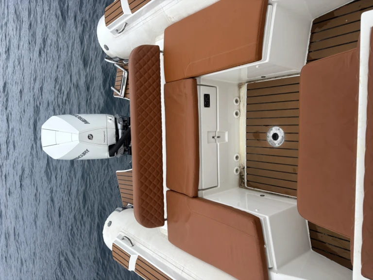 Tiger Marine 850 Open de alquiler a Marsella