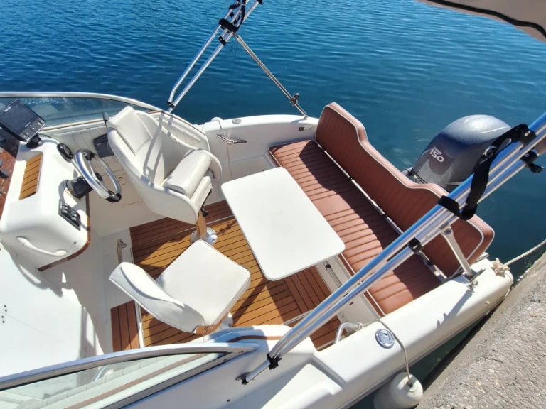Alquiler de Sessa Marine Oyster 20 en Marsella