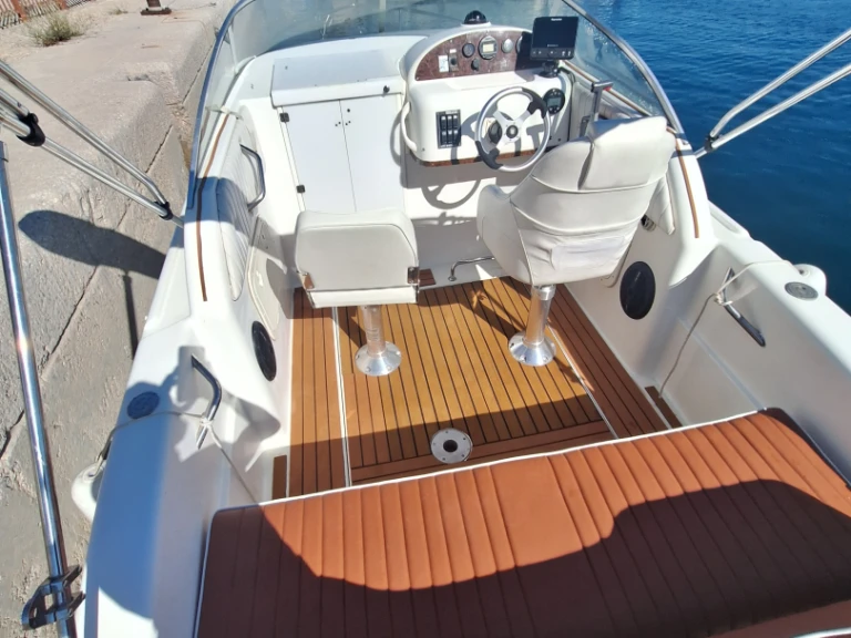 Alquiler de barcos Marsella barato de Oyster 20