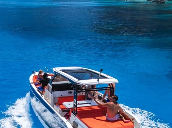 Alquiler Lancha en Cala Gonone - De Antonio Yacht D29 De Antonio Yacht D29