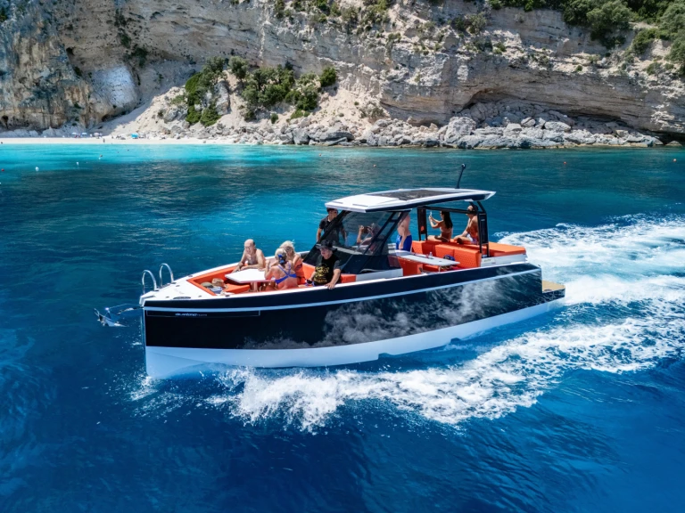 Alquiler de embarcaciones De Antonio Yacht D29 De Antonio Yacht D29 enCala Gonone en Samboat