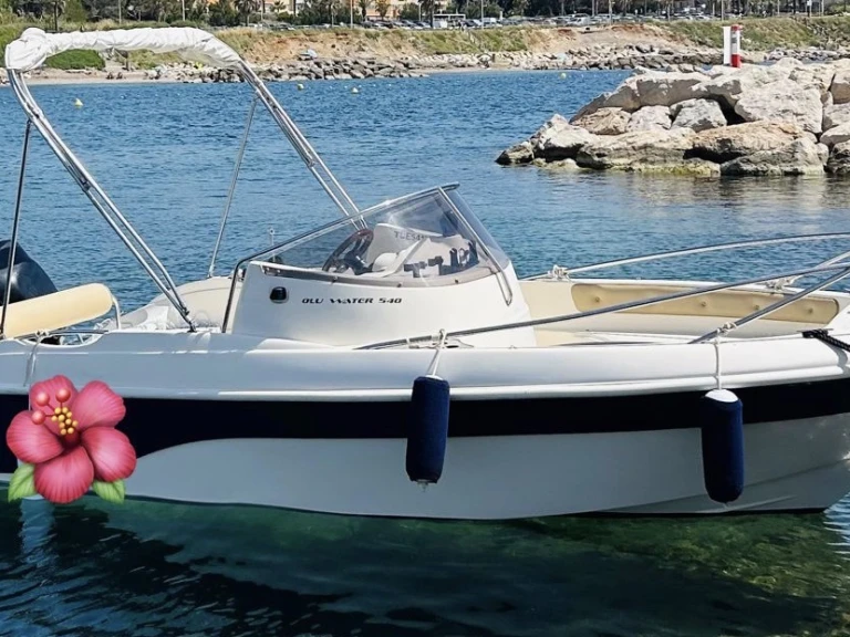 Alquiler de embarcaciones Poseidon Blu water 540 enSix-Fours-les-Plages en Samboat
