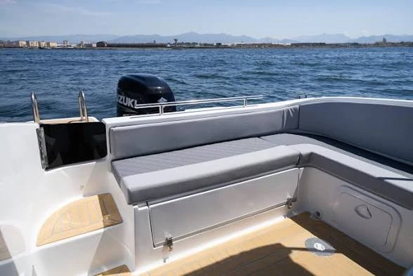 Alquiler de embarcaciones Saver Saver 750 Cabin  enPorto Rotondo en Samboat