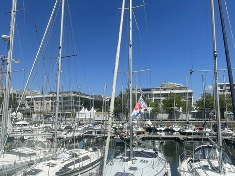 Alquiler Velero Comar-Yachts con o sin  título de navegación