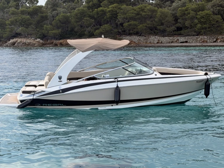 Alquiler de embarcaciones Régal Regal 2300 enMandelieu-la-Napoule en Samboat