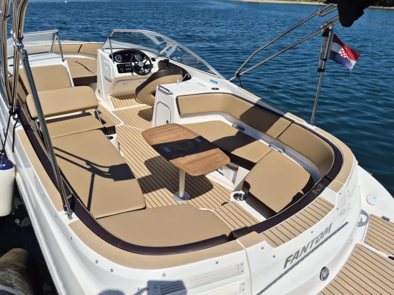 Alquiler de barcos Poreč barato de Bayliner 249 SD