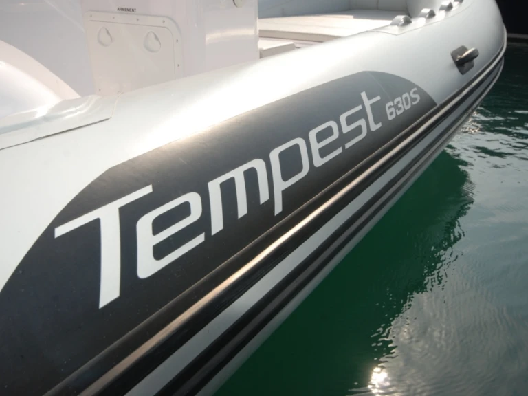 Alquiler Neumática en Le Lavandou - Capelli Tempest 630