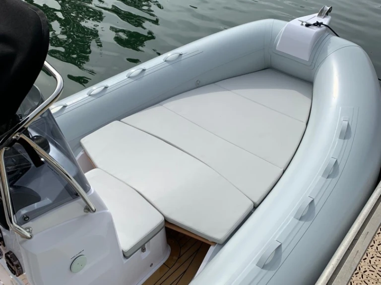 Alquiler de embarcaciones Capelli Tempest 630 enLe Lavandou en Samboat