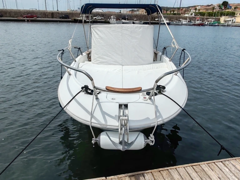 Sessa Marine Key Largo 25 de alquiler a Carloforte
