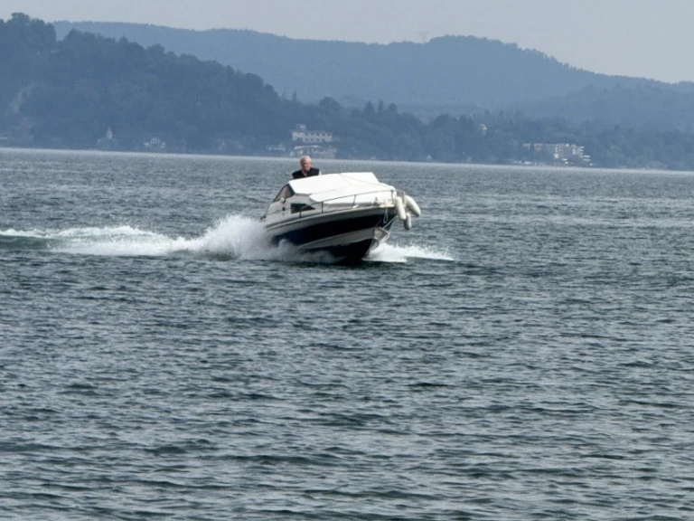 Alquiler Stresa - A HELLAS Hermes  en SamBoat