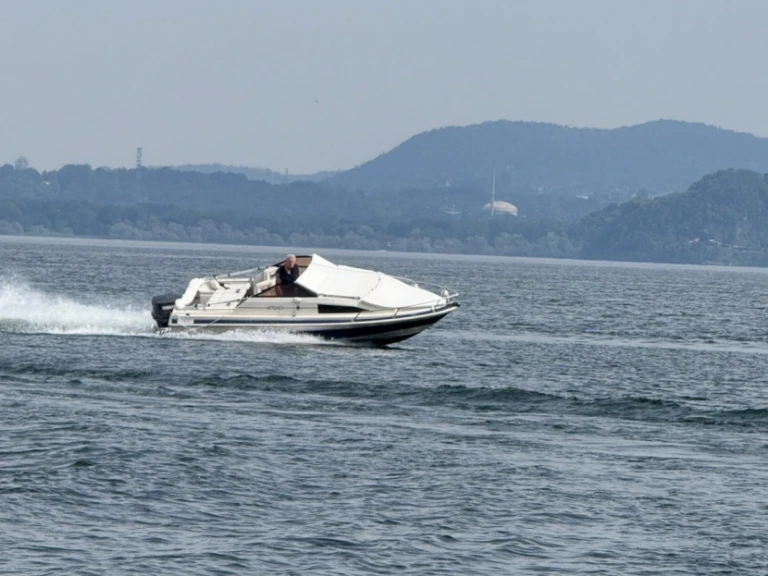 Alquiler de A HELLAS Hermes  en Stresa