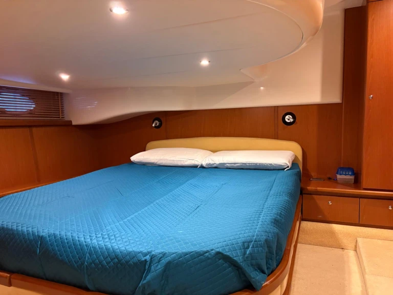 Azimut Atlantis 42 de alquiler a San Teodoro