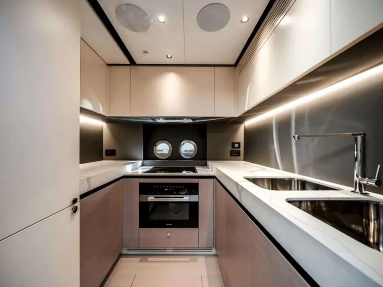 Alquiler de embarcaciones Azimut Six Seven enMiami en Samboat