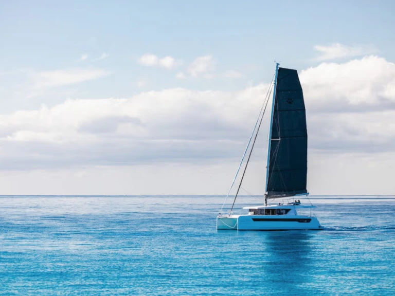 Alquiler de embarcaciones Leopard Catamarans / Robertson & Caine Leopard 46 - 5 cab. enProcida en Samboat