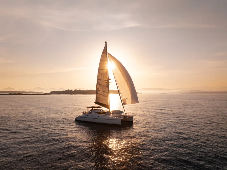 Alquiler Catamarán Fountaine Pajot con o sin  título de navegación