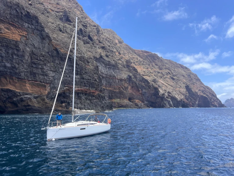 Alquiler de Jeanneau Sun Odyssey 349 Performance en Porto do Funchal