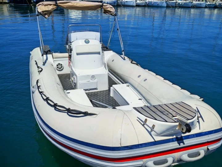 Alquiler de Neumática, con o sin patrón Mistral Marina di San Foca