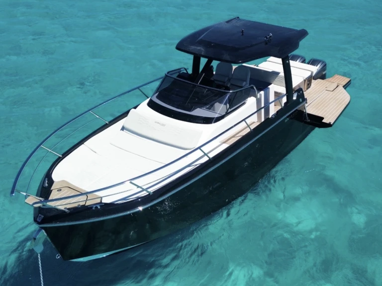 Alquiler de Idea Marine Idea 100 en Porto Cervo