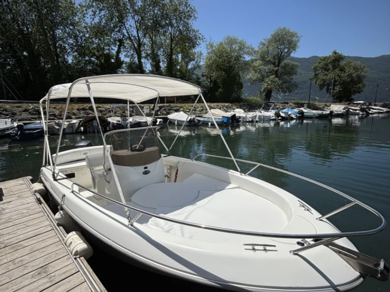 Alquiler de Sessa Marine Key Largo 16 en Aix-les-Bains