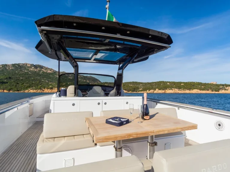 Pardo Yachts Pardo 43 de alquiler a Juan-les-Pins